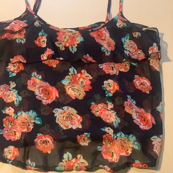 3/$15 Floral tank top - Picture 4 of 4